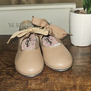 Capezio Youth Tap Shoes Size 13M Tan